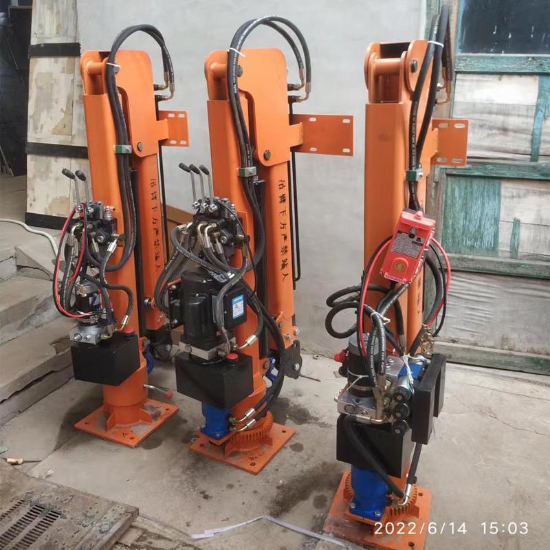 繁峙县重汽蓝牌随车吊 3.2吨 国六动力强 液压驱动 农用自卸起重机